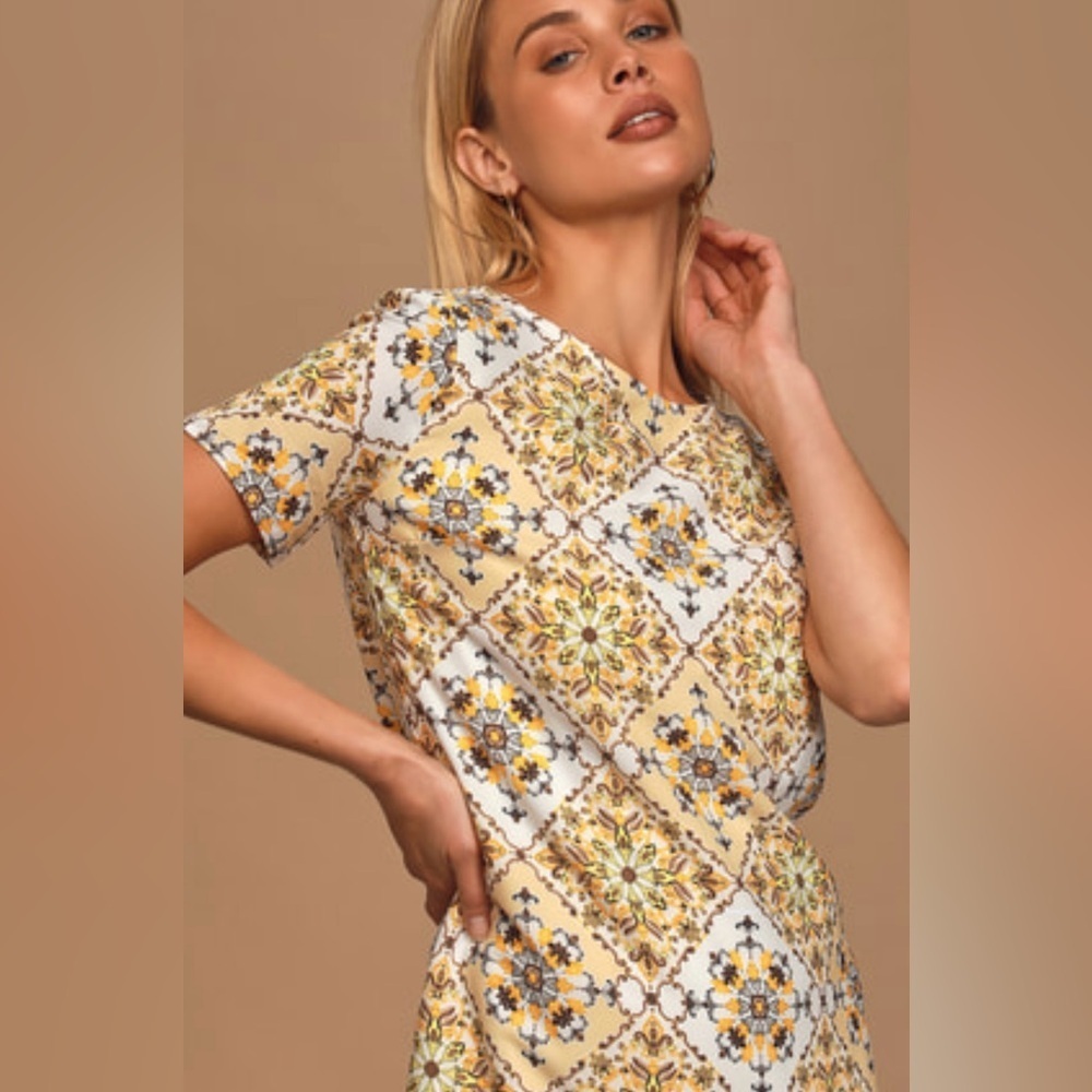 Lulu's|Dandy lion short sleeve patterned shift dress in mustard yellow•••boho - Picture 2 of 14